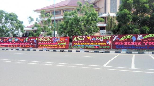 Papan Bunga untuk Ahok-Djarot Menyebar Sampai ke Batam  